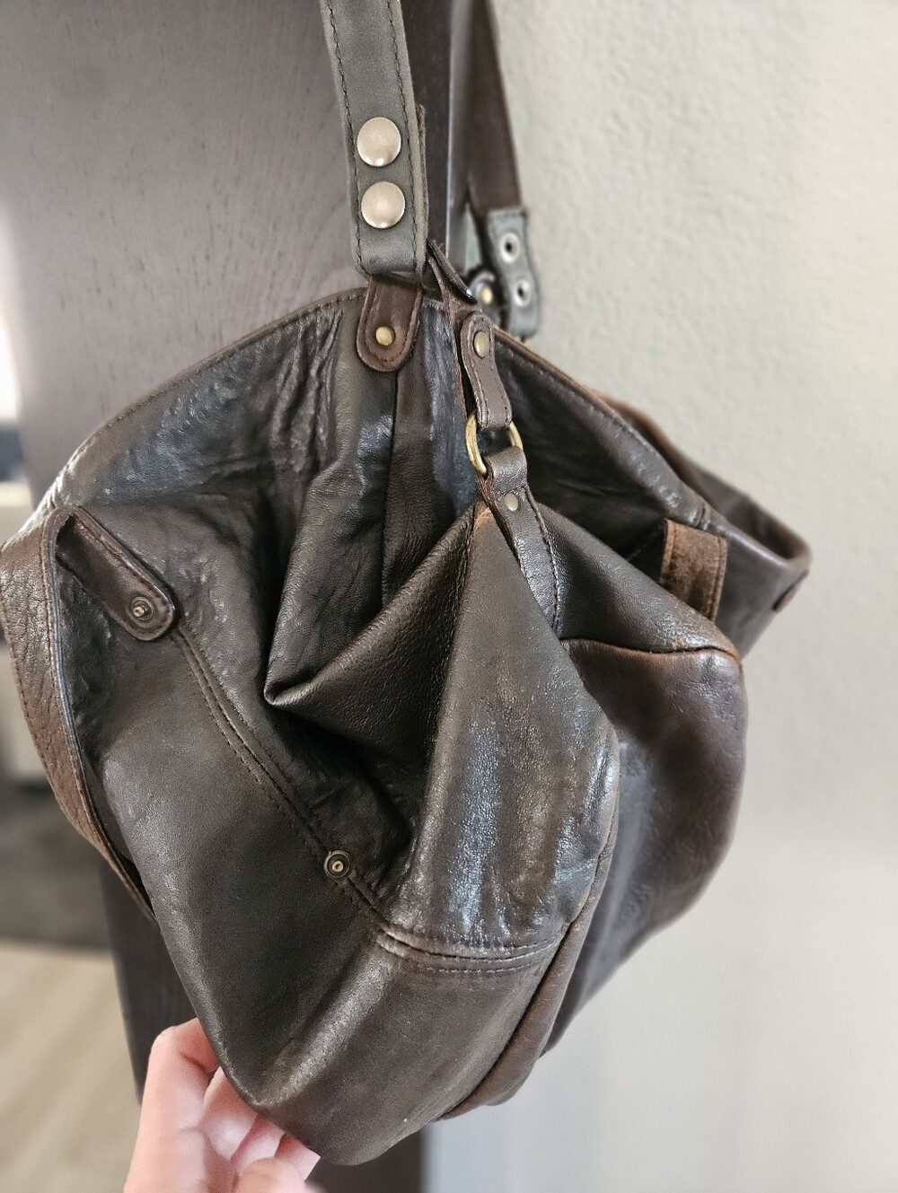 Oversized Leather Tote Bag - Picture 11 of 12